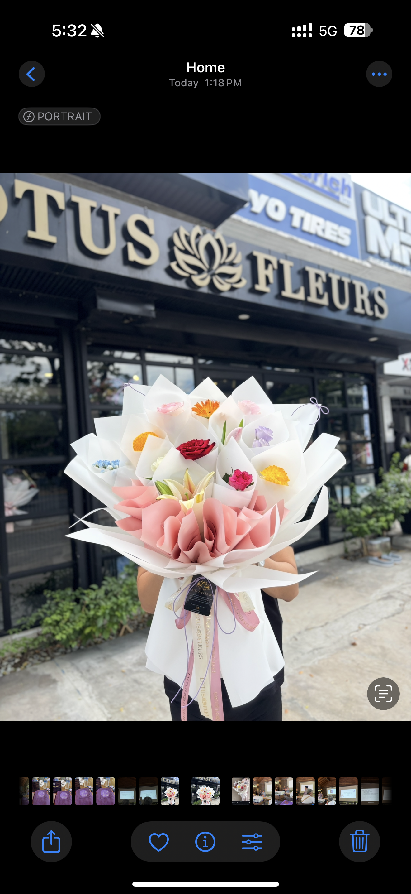 Lotus Fleurs Galore